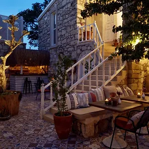 Morisi Avlu Alacati